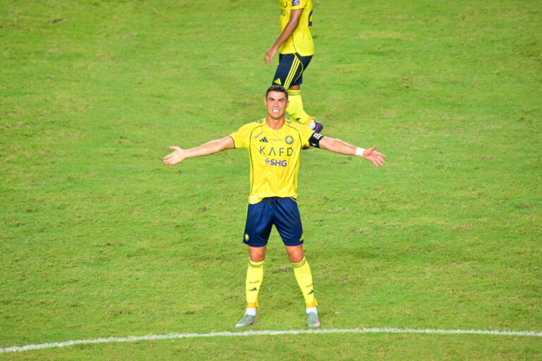 Forbes revela quienes son los 10 futbolistas mejor pagados del 2025; Cristiano Ronaldo vuelve a encabezar la lista