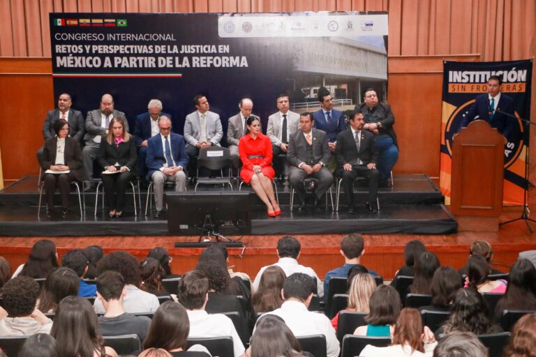 Inauguran en la UA de C el Congreso Internacional: Retos y Perspectivas de la Justicia en México a partir de la Reforma