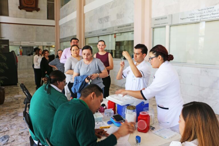 Inicia en la UA de C Campaña de Vacunación contra la Influenza en colaboración con el IMSS