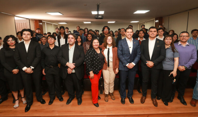 Instauran en la Facultad de Economía de la UA de C Unidad Sureste el Capítulo Estudiantil del Colegio de Economistas de Coahuila