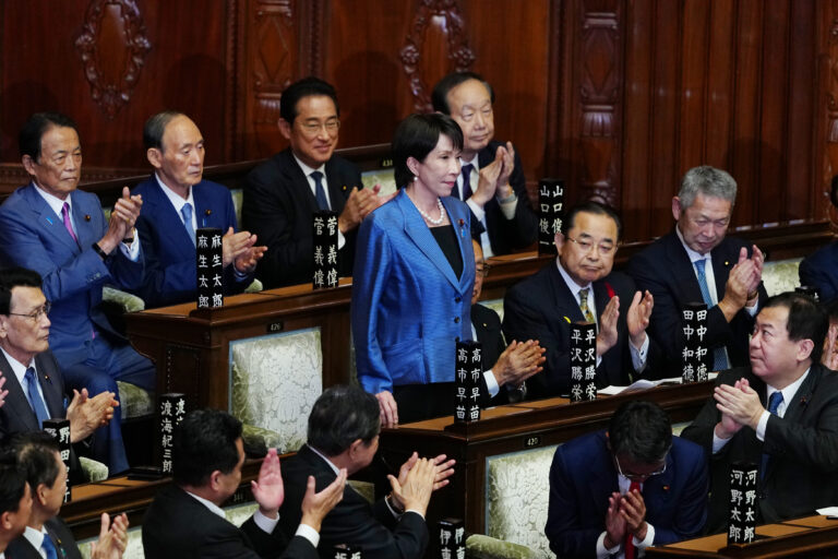 Japón elige a una mujer como primer ministro por primera vez en su historia