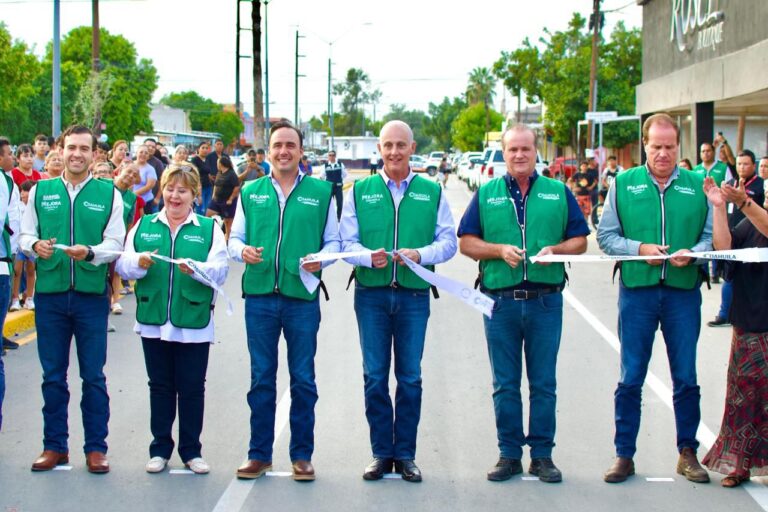 Manolo Jiménez y Román Cepeda entregan obras de pavimentación en Torreón