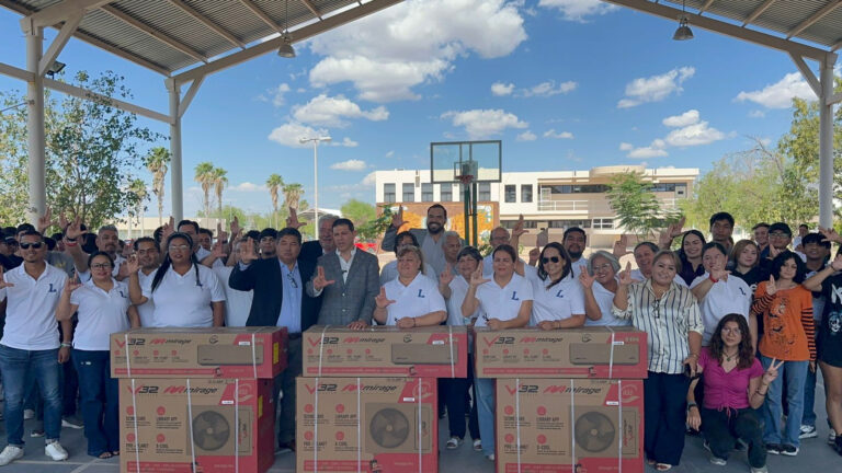 Recibe equipos de aire acondicionado la Facultad de Metalurgia de la UA de C en Monclova