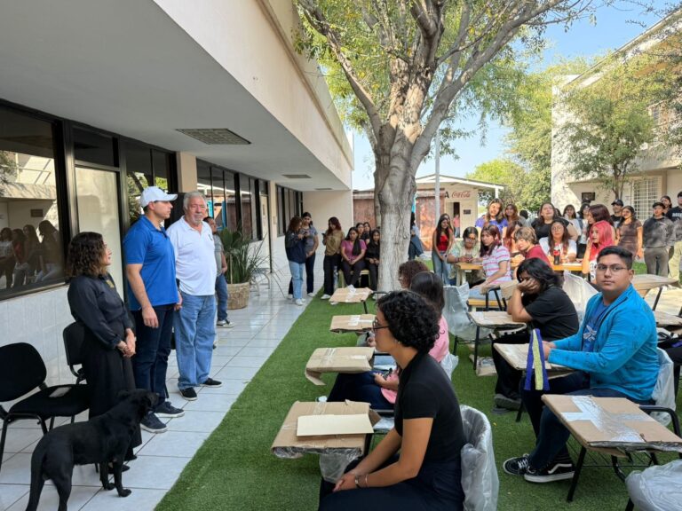 Reciben mobiliario la Escuela de Psicología y la Facultad de Ingeniería Mecánica y Eléctrica de la UA de C en la Unidad Norte