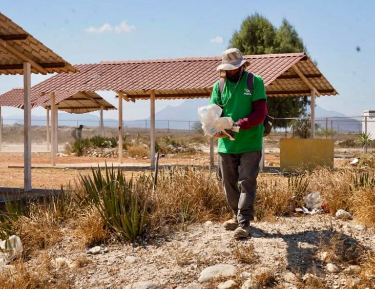 Siguen limpiando brigadas municipales diversos sectores de Ramos Arizpe
