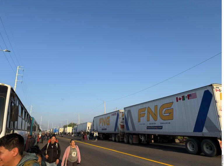 Este lunes habría bloqueos carreteros en todo el país; se manifestarán transportistas y campesinos