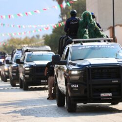 Arteaga conmemora el 115 Aniversario de la Revolución con desfile y guardia de honor16