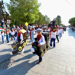 Arteaga conmemora el 115 Aniversario de la Revolución con desfile y guardia de honor5