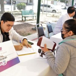 Brigada “El Alcalde y su equipo en tu colonia hacemos más” lleva apoyos y servicios a Villa California1