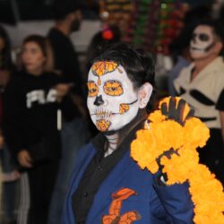 Catrinas y catrines llenan de color el Desfile Xantolum en Saltillo12