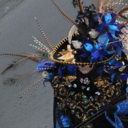 Catrinas y catrines llenan de color el Desfile Xantolum en Saltillo17