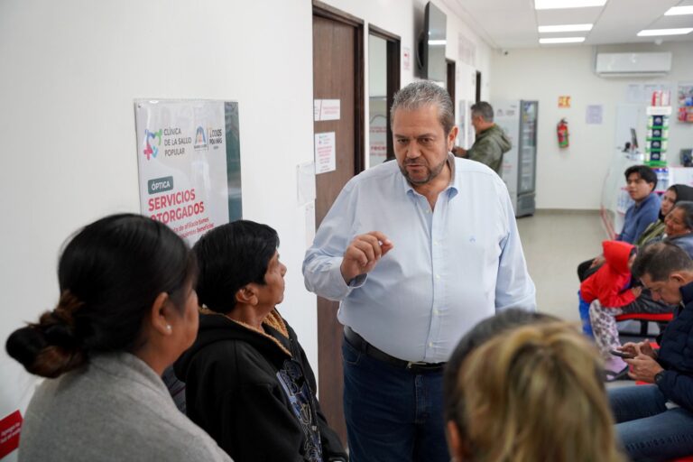 Con apoyo de Manolo Jiménez, Tomás Gutiérrez impulsa Clínica de Salud Popular