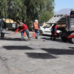 Continúa Gobierno de Saltillo trabajos de bacheo al interior de las colonias1
