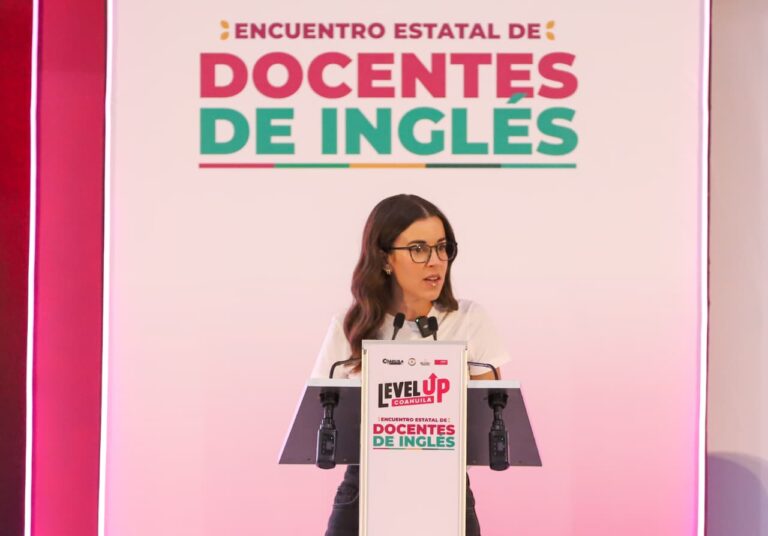 Continúa Inspira capacitando a maestros de inglés con Level Up