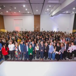 Continúa Inspira capacitando a maestros de inglés con Level Up3