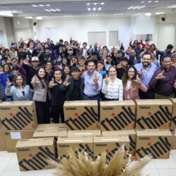 Entrega Rector de la UAdeC Equipos y Mobiliario a FEM y PVC2