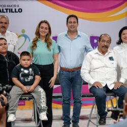 Entregan Javier y Luly aparatos auditivos “Te Escucho con Amor”2