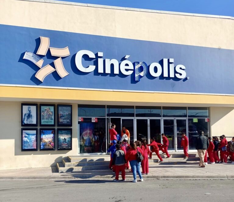 Fundación Cinépolis y Rotarios de Ramos Arizpe benefician a 300 niños con experiencia cinematográfica