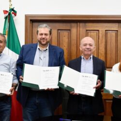 Gobierno de Coahuila y municipios de Arteaga y Ramos Arizpe firman convenios de colaboración para el mantenimiento y mejora de libramientos