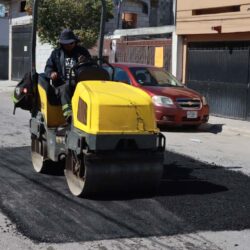 Gobierno de Saltillo refuerza las acciones de bacheo en colonias de la ciudad