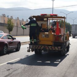 Intensifica Saltillo trabajos de rehabilitación de rejillas pluviales en lateral de Luis Echeverría