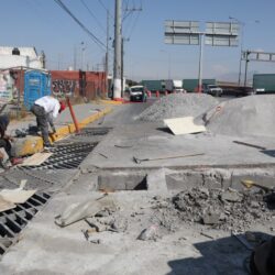 Intensifica Saltillo trabajos de rehabilitación de rejillas pluviales en lateral de Luis Echeverría1