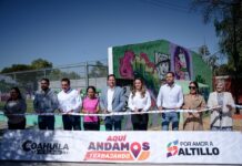 Javier y Luly entregan rehabilitación de plaza en fraccionamiento La Fragua