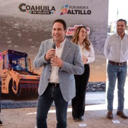 Javier y Luly entregan rehabilitación de plaza en fraccionamiento La Fragua7