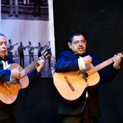 La Rondalla de Ramos Arizpe le canta al amor; festeja tres décadas de música y sentimiento13