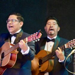 La Rondalla de Ramos Arizpe le canta al amor; festeja tres décadas de música y sentimiento4