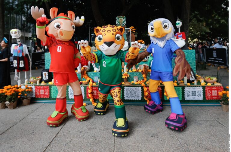 Mascotas del Mundial 2026 inauguran ofrenda en Reforma