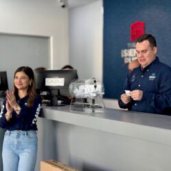 Obsequia SIMAS Torreón las primeras 5 pantallas a usuarios cumplidos en el