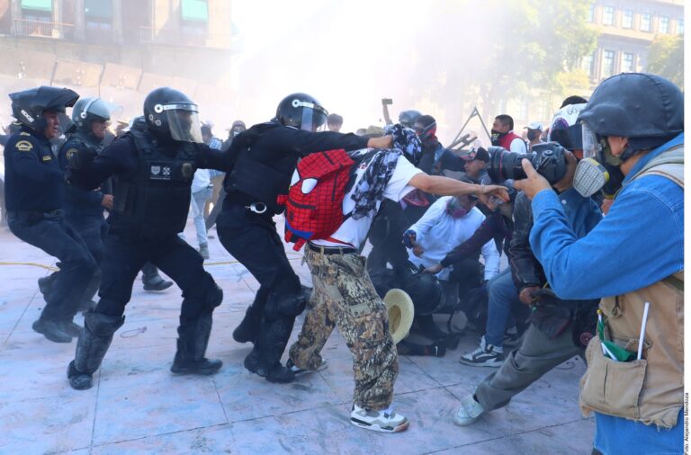 Pide Sheinbaum investigar abuso policial en Marcha Z