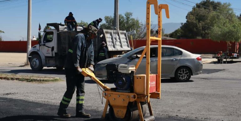 Refuerza Gobierno de Saltillo acciones de bacheo en bulevares principales