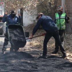 Refuerza Javier Díaz programa de bacheo; atiende colonias del sur de Saltillo