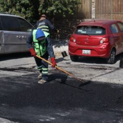 Refuerza Javier Díaz programa de bacheo; atiende colonias del sur de Saltillo3