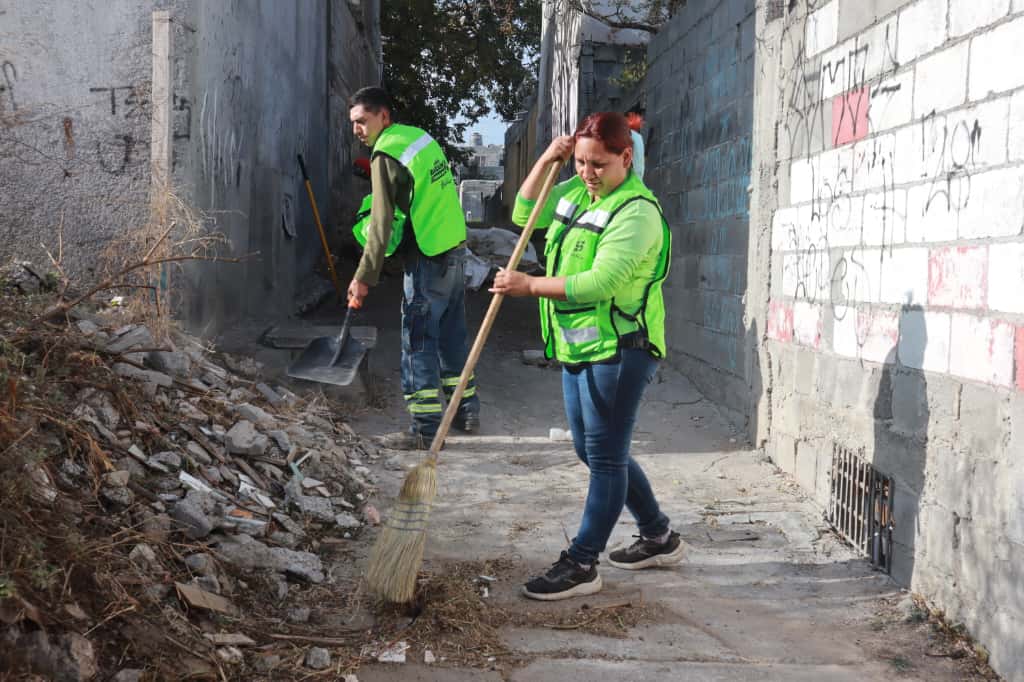 Refuerza programa ‘Aquí Andamos’ acciones de limpieza en espacios públicos