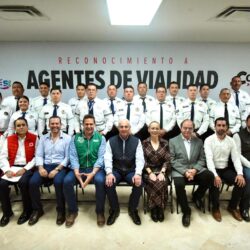 Román Alberto Cepeda González entrega reconocimientos a agentes de Vialidad1