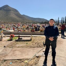 Trabaja Javier Díaz en el mantenimiento de plazas de ‘Activa tu Parque’1