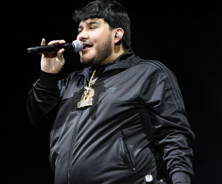 Víctor Mendivil se presentó exitosamente en el festival Arre Pepsi Black