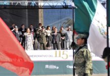 Cerca de 20 mil personas presencian el desfile de la Revolución Mexicana