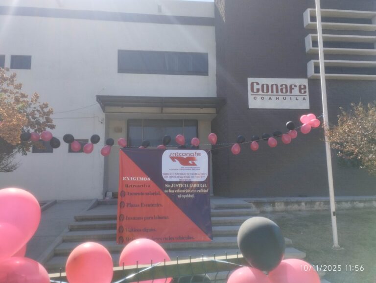 Cierra Conafe sus puertas en Saltillo con protesta de brazos caídos