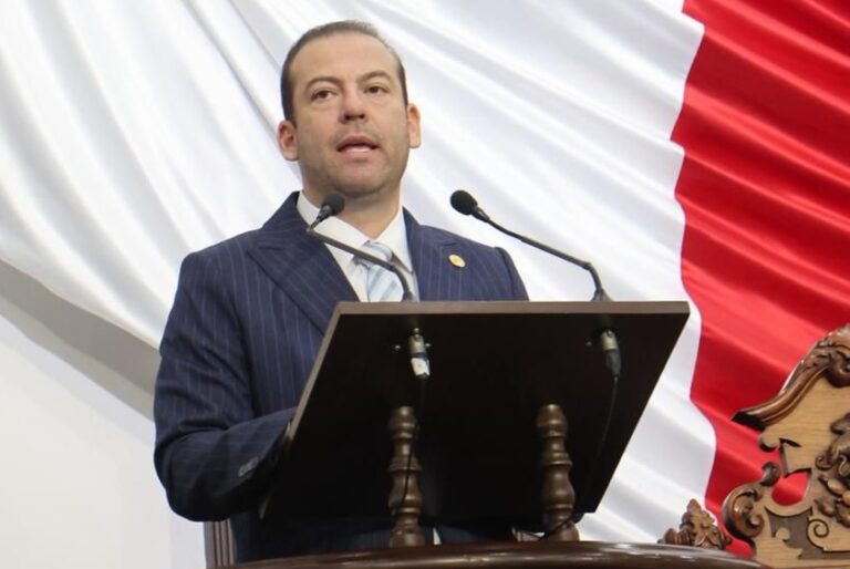 Diputado Felipe González presenta iniciativa para tomar medidas ante la modificación de placas vehiculares