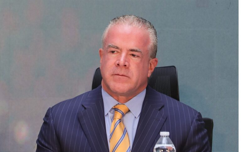 Director de Miss Universo niega que contrato con Pemex haya influido en la victoria de México en el certamen