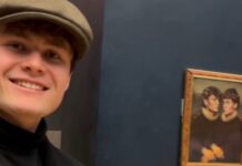 Dos jóvenes burlan seguridad del Louvre y cuelgan cuadro en la sala de la Mona Lisa