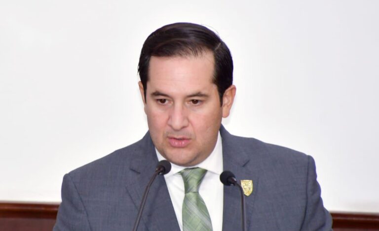 Guillermo Ruiz plantea a la federación programas y becas más accesibles para comunidad científica