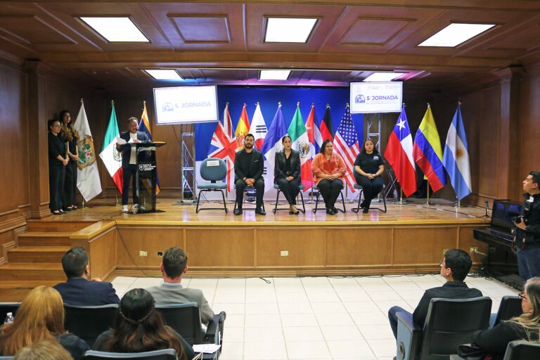 Inicia en la UA de C la Quinta Jornada de Internacionalización de Educación, Innovación y Desarrollo Educativo