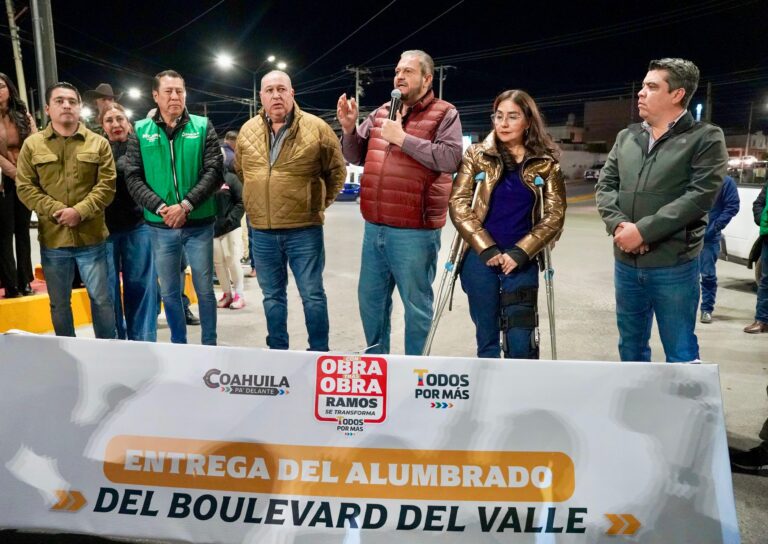 Obra tras obra Ramos se transforma; entregan nuevo alumbrado en el bulevar del Valle