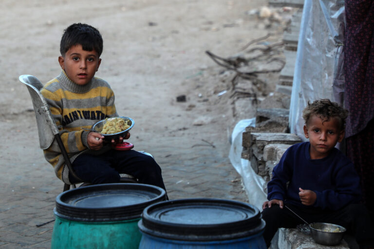 ONG señala que más de 90 niños palestinos permanecen detenidos sin cargos por Israel