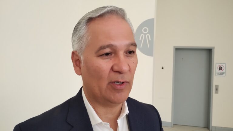 Pese a becas del gobierno, ha aumentado en México el número de “ninis”   